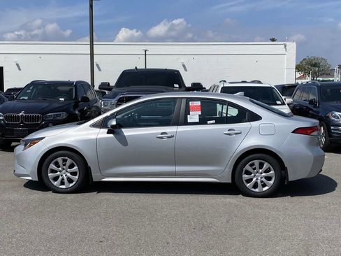 Used 2026 Toyota Corolla LE image 2