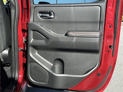 Certified 2025 Nissan Frontier PRO-4X w/ Pro Convenience Package image 17