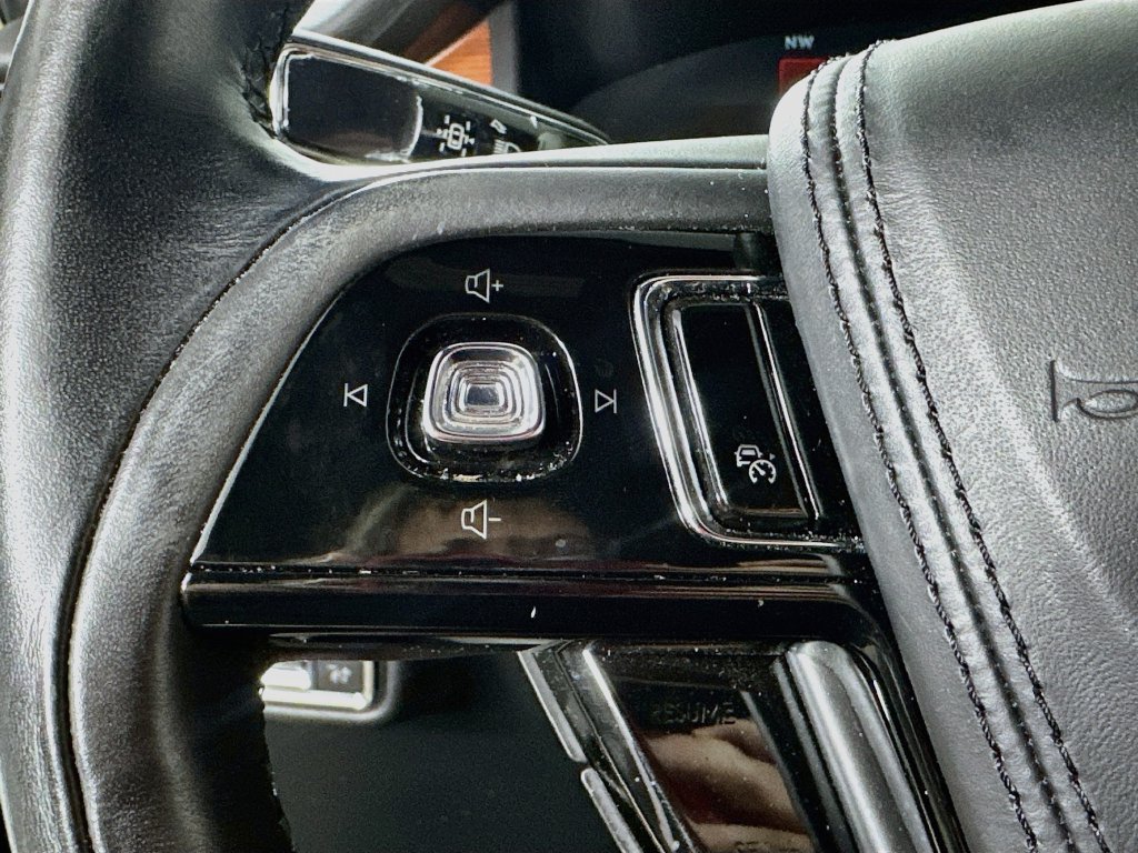 Used 2020 Lincoln Aviator Grand Touring w/ Equipment Group 302A AWD/4WD image 27