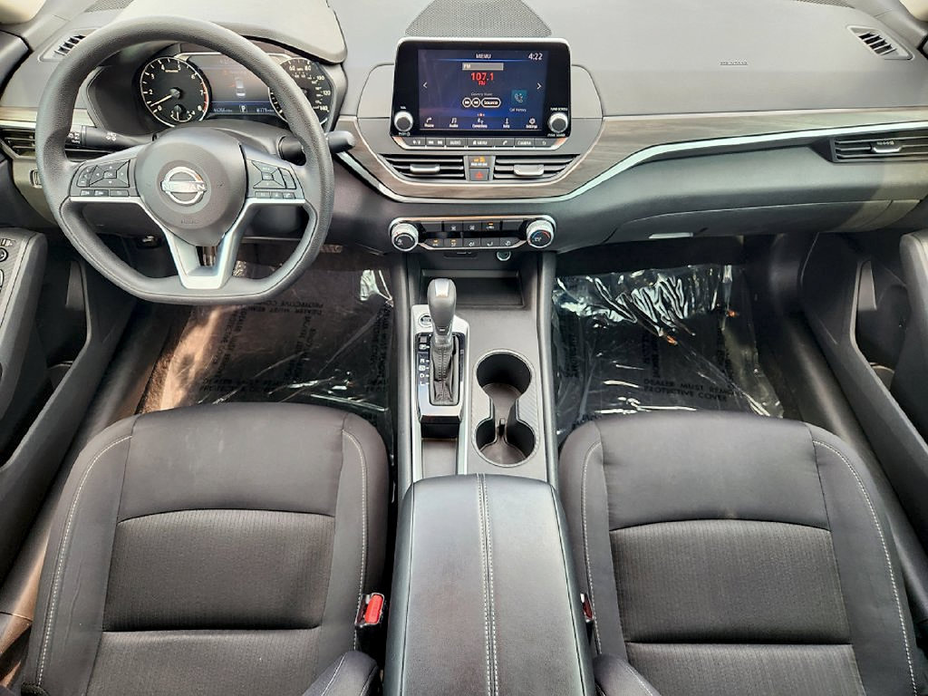 Used 2025 Nissan Altima 2.5 SV FWD image 25