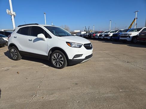 Used 2022 Buick Encore Preferred w/ Safety Package II image 9