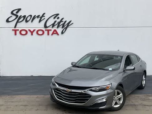 Used 2024 Chevrolet Malibu LT FWD image 1
