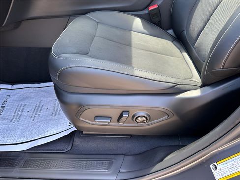 New 2025 Jeep Grand Cherokee Altitude image 19