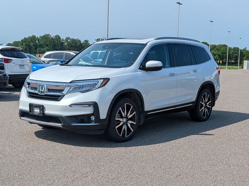 Used 2020 Honda Pilot Touring image 2