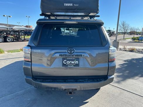 Used 2016 Toyota 4Runner SR5 AWD/4WD image 6