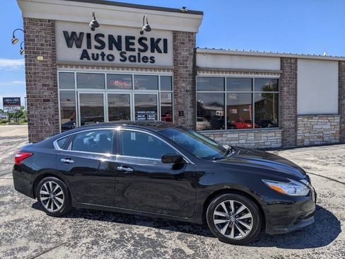 Used 2017 Nissan Altima 2.5 SV FWD image 2