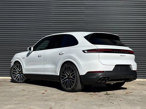 New 2026 Porsche Cayenne E-Hybrid image 3