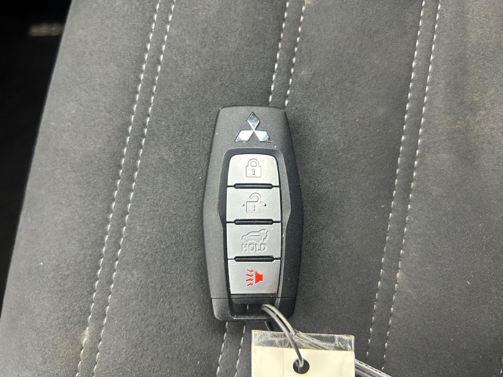 Used 2024 Mitsubishi Outlander SE AWD/4WD image 32