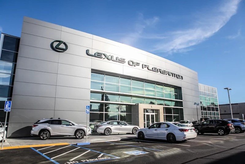 Used 2023 Toyota RAV4 Limited AWD/4WD image 41