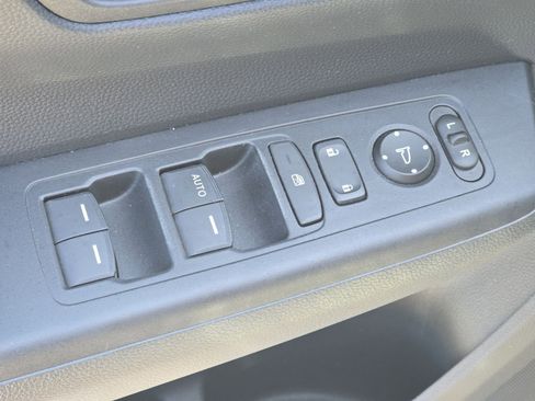 Used 2023 Honda CR-V LX image 21