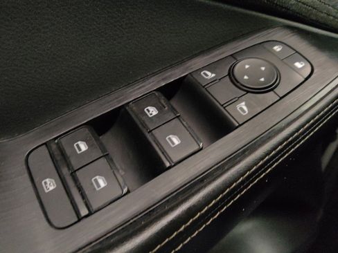 Used 2022 Nissan Rogue SV image 27