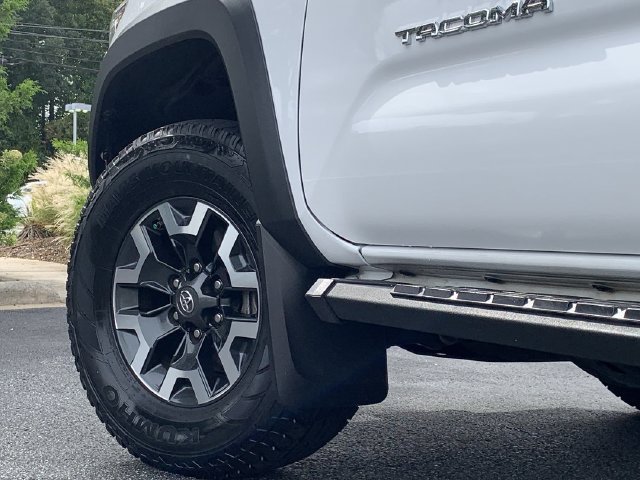 Certified 2019 Toyota Tacoma TRD Off-Road AWD/4WD image 41