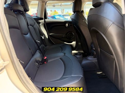 Used 2015 MINI Cooper 4-Door Hardtop FWD image 27