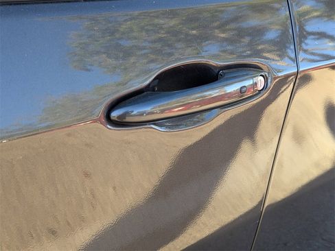 Used 2022 Jeep Compass Limited w/ Elite Group image 8