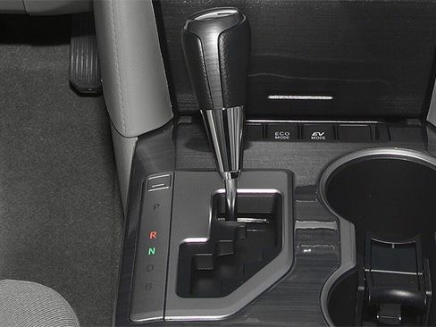 Used 2013 Toyota Camry XLE w/ Leather Pkg FWD image 11