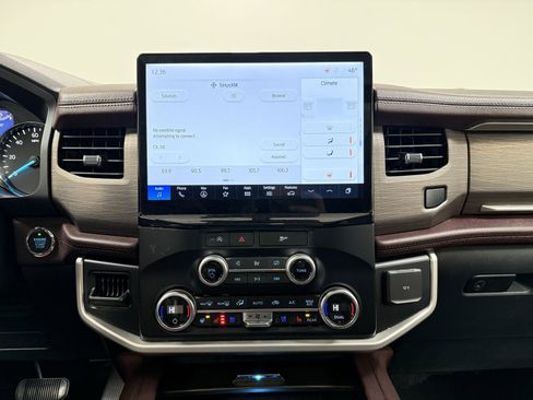 Used 2024 Ford Expedition Limited image 30