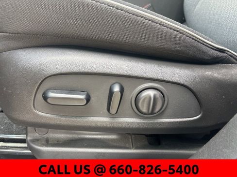 Used 2023 Chevrolet TrailBlazer LT w/ Convenience Package AWD/4WD image 11