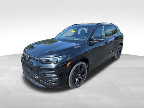 New 2026 Volkswagen Tiguan SE R-Line FWD image 1