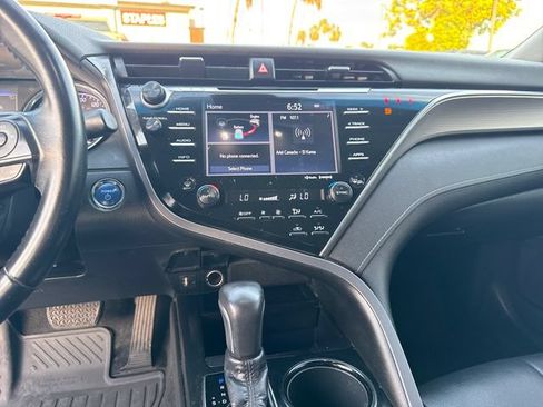 Used 2018 Toyota Camry SE w/ Audio Package FWD image 21