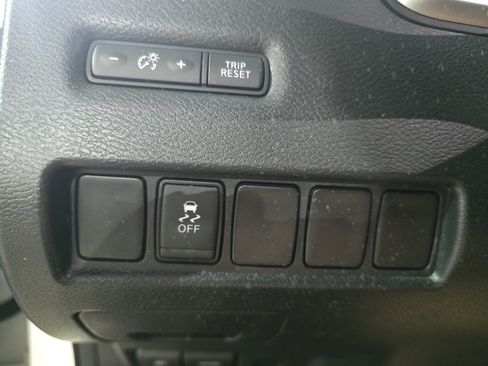 Used 2017 Nissan Murano SV w/ Premium Package FWD image 23
