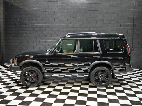 Used 2004 Land Rover Discovery SE image 2