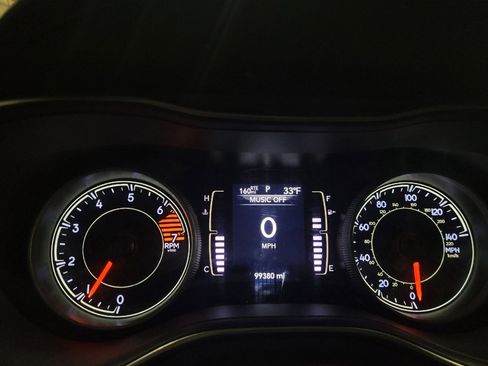 Used 2019 Jeep Cherokee Latitude Plus image 23