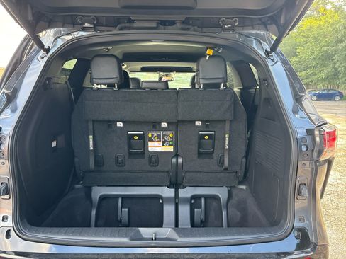 Used 2025 Toyota Sienna XSE w/ XSE Plus Package AWD/4WD image 20