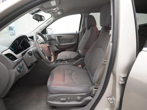 Used 2016 Chevrolet Traverse LT w/ Style and Technology Package FWD image 7