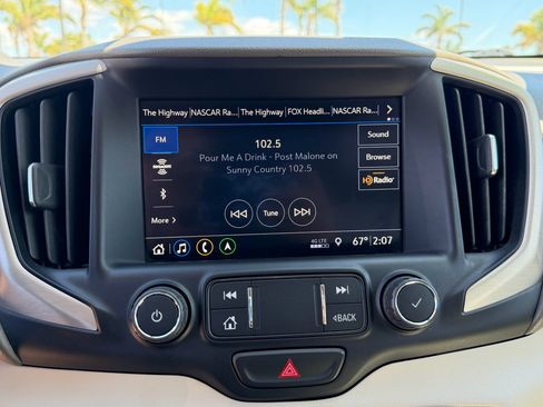 Used 2020 GMC Terrain Denali w/ Denali Premium Package AWD/4WD image 17