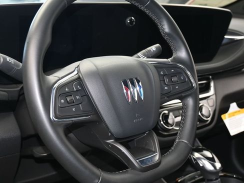 Used 2025 Buick Envista Sport Touring w/ Convenience II Package image 13