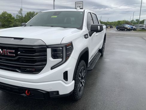 Used 2023 GMC Sierra 1500 AT4 w/ AT4 Premium Package AWD/4WD image 16