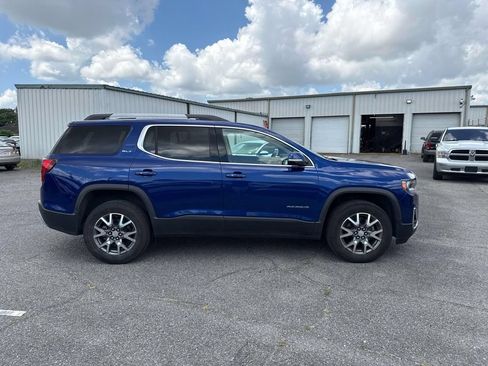 Used 2023 GMC Acadia SLT w/ Preferred Package FWD image 9