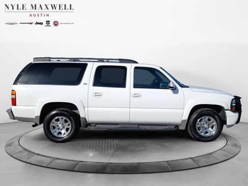 Used 2003 Chevrolet Suburban 4WD image 17
