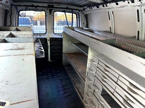 Used 2000 Chevrolet Express 2500 image 13