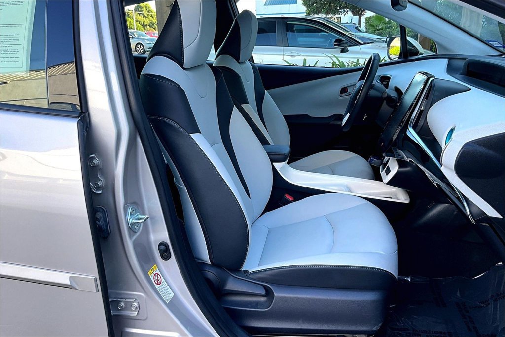 Certified 2019 Toyota Prius Prime Advanced FWD image 29