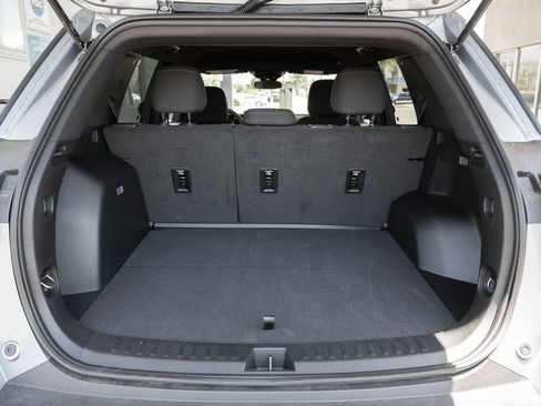 Used 2026 Chevrolet Equinox LT FWD image 37