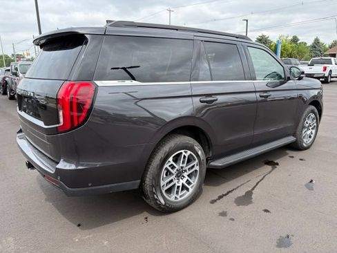 Used 2025 Ford Expedition Active AWD/4WD image 8