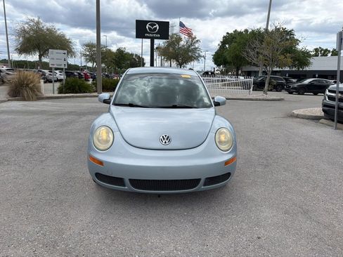 Used 2009 Volkswagen Beetle S FWD image 2