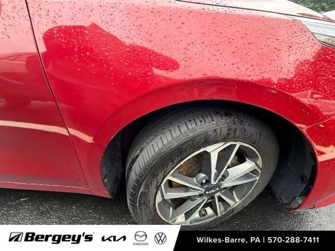 Used 2022 Kia Forte LXS FWD image 12