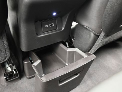 Used 2024 Cadillac XT6 Luxury image 39