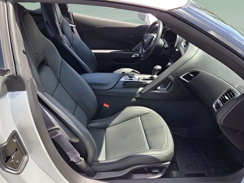 Used 2015 Chevrolet Corvette Stingray Coupe w/ ZF1 Appearance Package RWD image 13