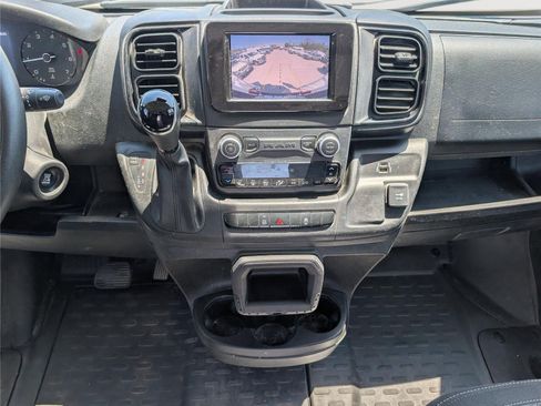 Used 2024 RAM ProMaster 2500 w/ Convenience Group FWD image 16