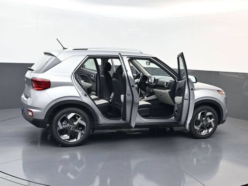 Certified 2026 Hyundai Venue SEL FWD image 29