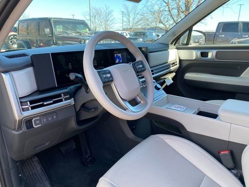 New 2025 Hyundai Santa Fe SEL image 9