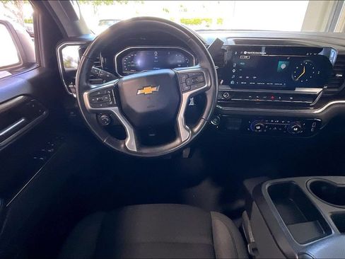 Used 2025 Chevrolet Silverado 1500 LT RWD image 5