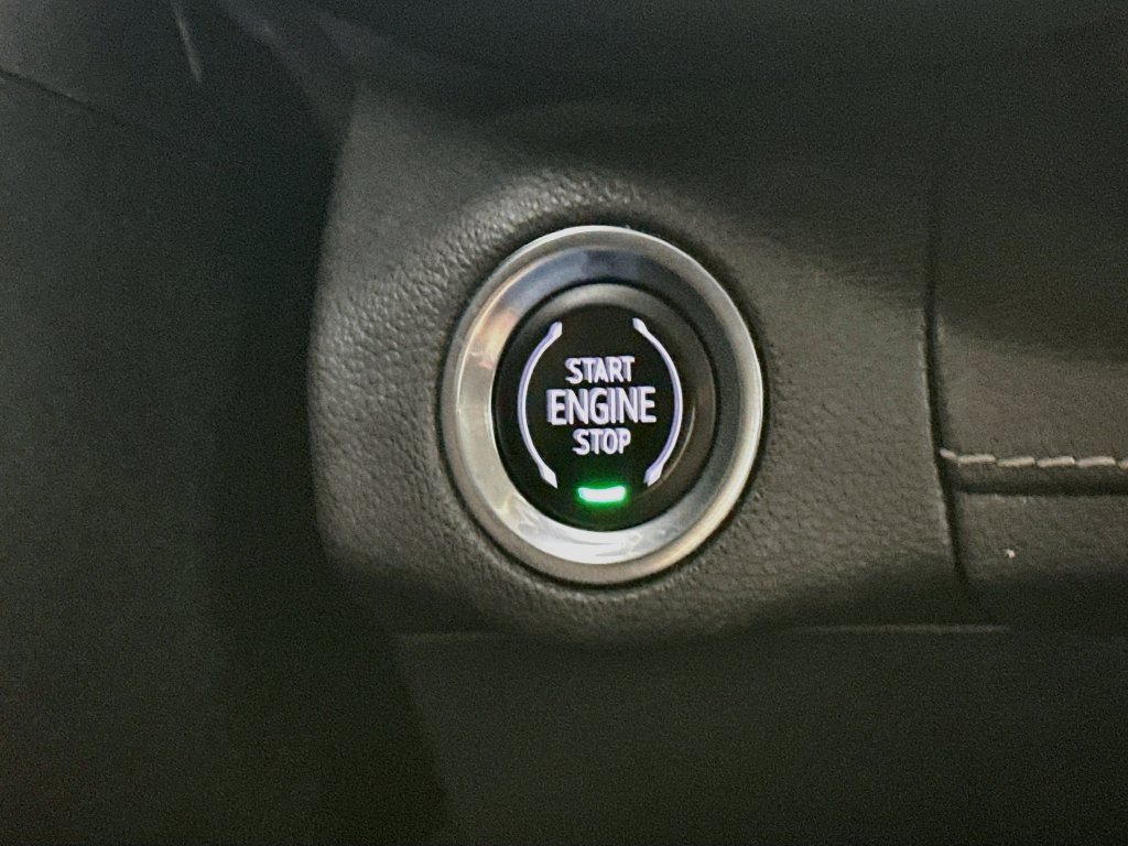 Used 2021 Buick Envision Essence w/ Sport Touring Package FWD image 27