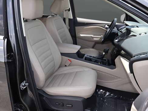 Used 2017 Ford Escape Titanium FWD image 19