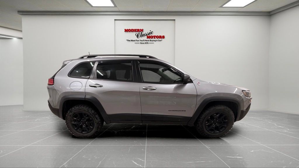 Used 2020 Jeep Cherokee Trailhawk AWD/4WD image 8
