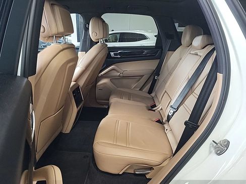 Used 2019 Porsche Cayenne AWD/4WD image 13
