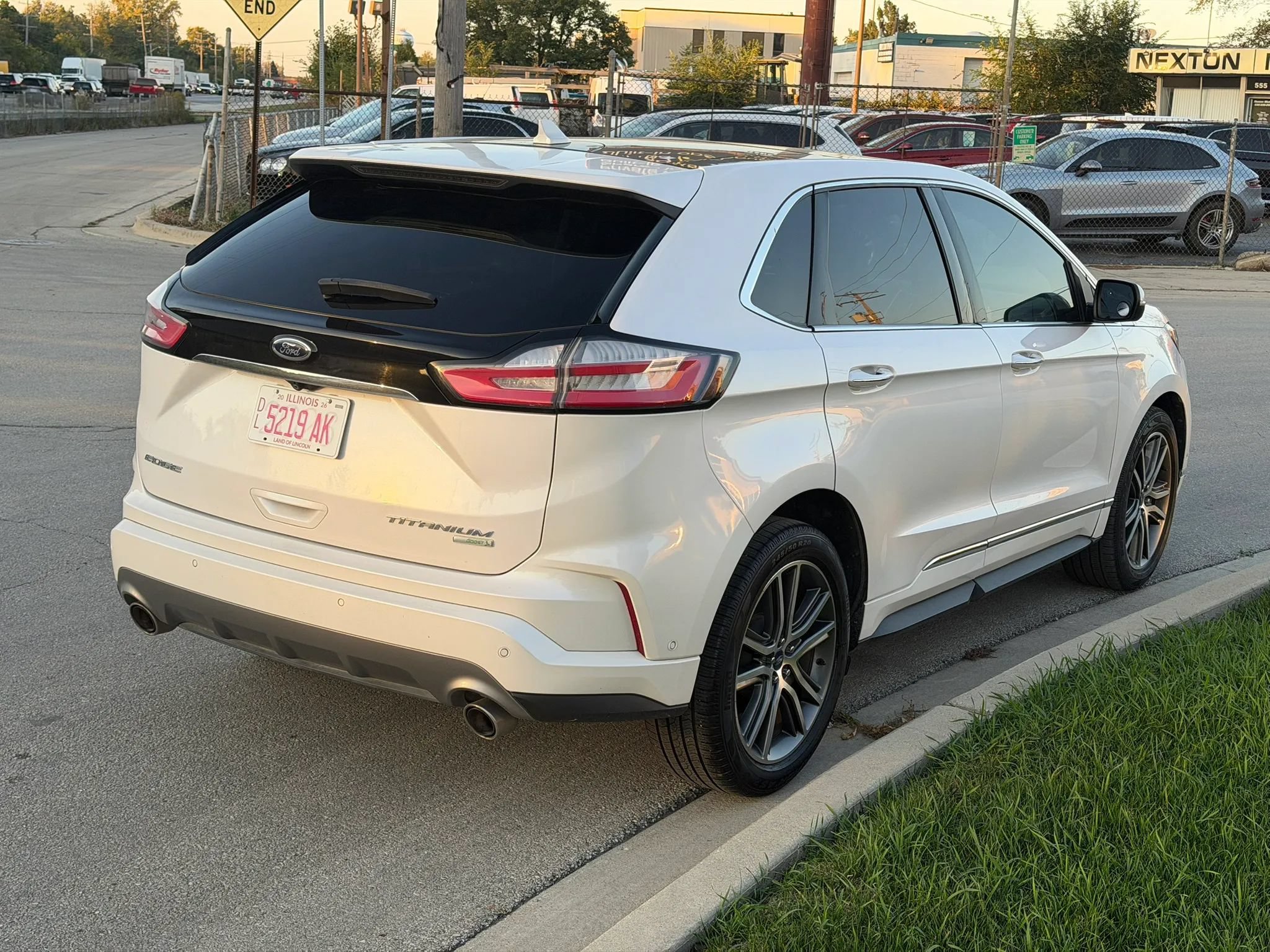 Used 2019 Ford Edge Titanium w/ Equipment Group 301A FWD image 5